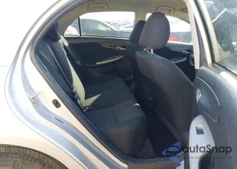 2010 Toyota Corolla S z USA, uszkodzony, nr VIN 2T1BU4EE7AC449417